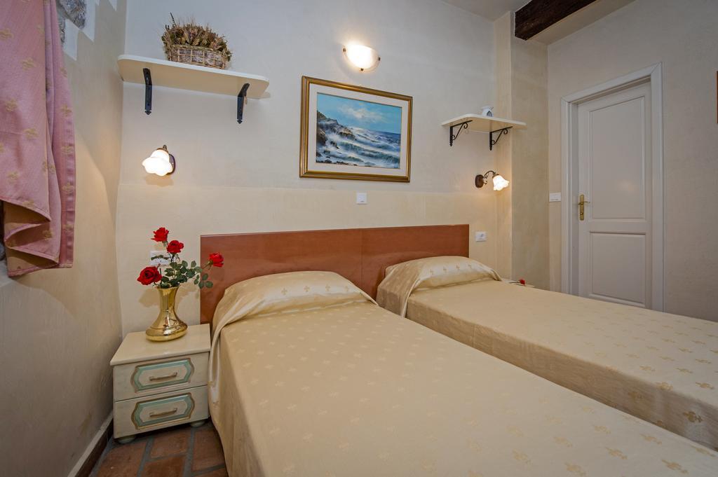 Residence Marco Polo Centro Storico روفينج المظهر الخارجي الصورة