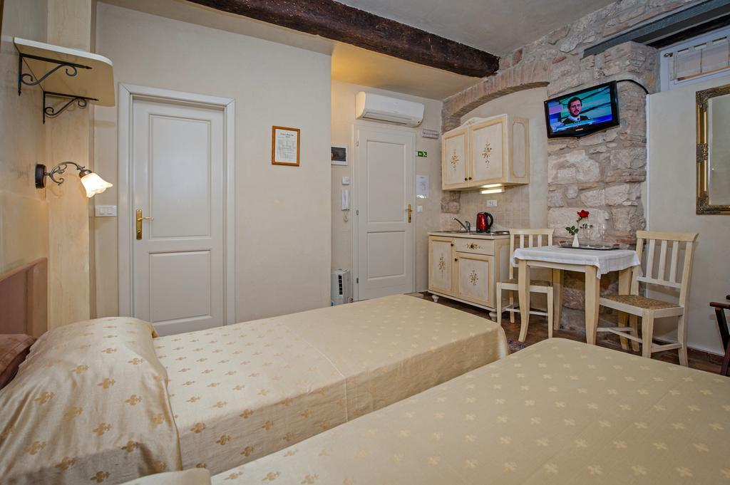 Residence Marco Polo Centro Storico روفينج المظهر الخارجي الصورة
