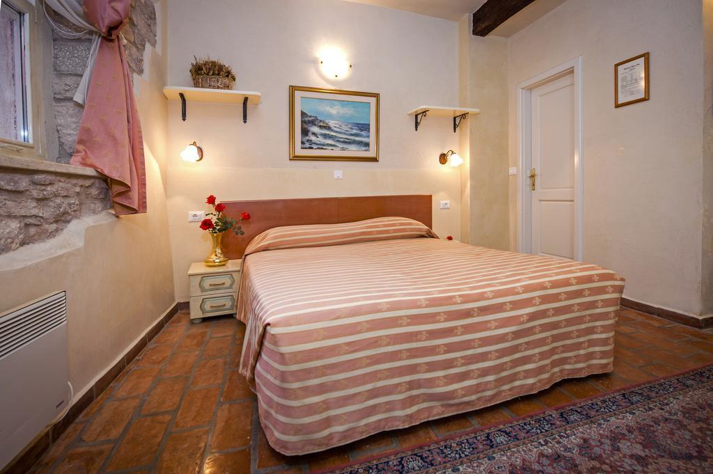 Residence Marco Polo Centro Storico روفينج المظهر الخارجي الصورة
